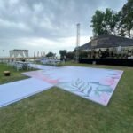 Antalya'da otel ve kır düğünleri için kurulan özel dekorlu podyum ve sahne altyapısı